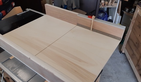 Chariot de coupe pour scie sous table